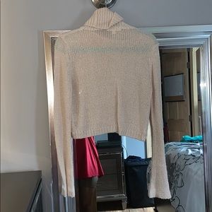 Long sleeve crop top